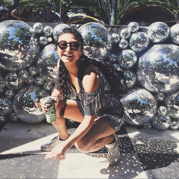 Meet your Posher, Kristen! - Picture 6 of 6